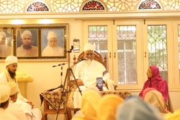 Mukaasir Maulaa at Dars-e-Haatemi
